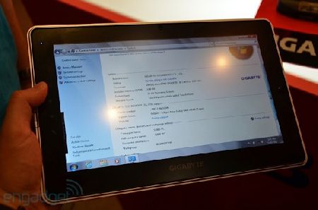 Computex 2011:  Gigabyte S1080  Windows 7