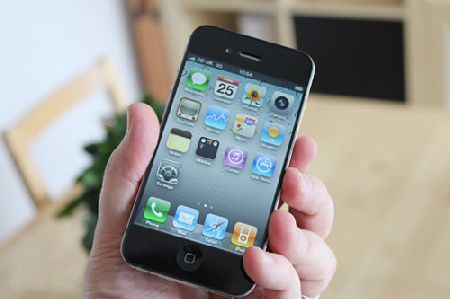 Samsung   Apple     3G  iPad  iPhone